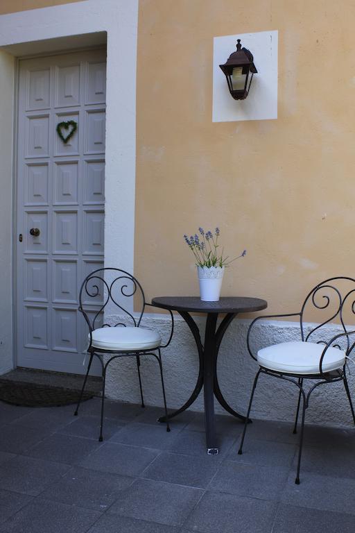 Monica Appartamenti Sirmione Bagian luar foto